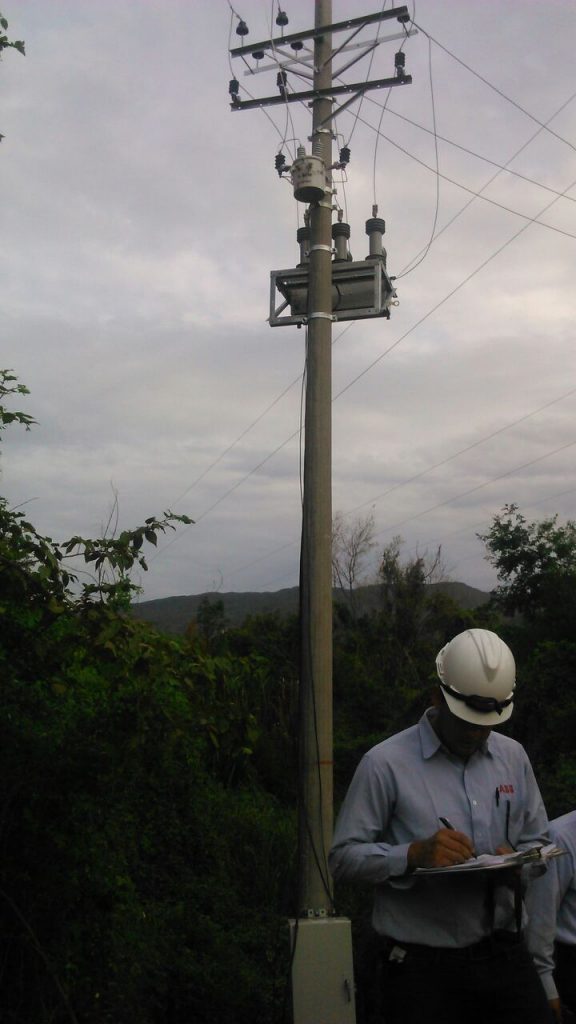 Montaje Reconectador Servicios Auxiliares SE El Quimbo, 2015