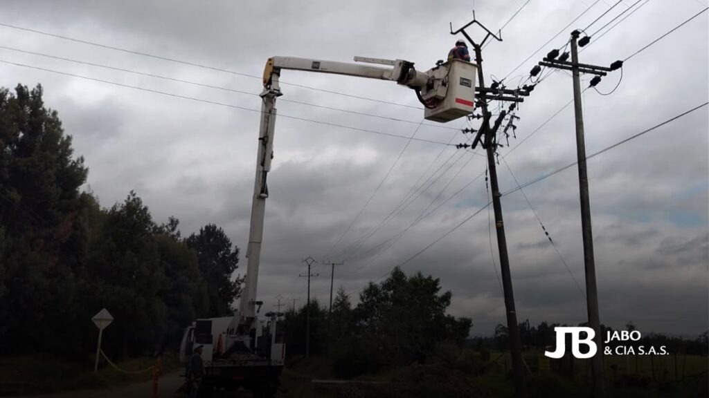 Maintenance of overhead medium voltage networks to the Tibaitatá Research Center of AGROSAVIA